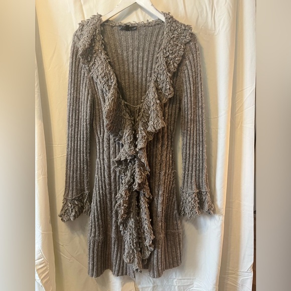 Long stylish wool sweater - Picture 3 of 13